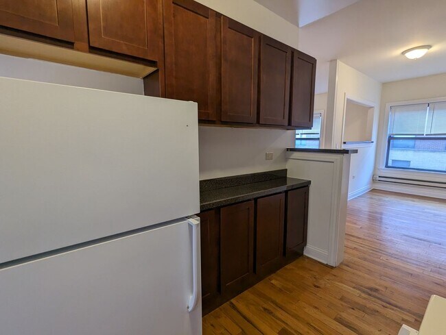 Foto del edificio - 813 W Waveland Ave