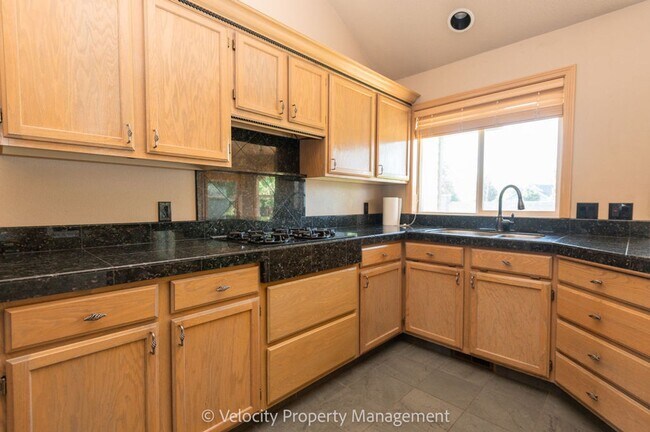 Building Photo - Beautiful Single Level Home in Stone Brook...