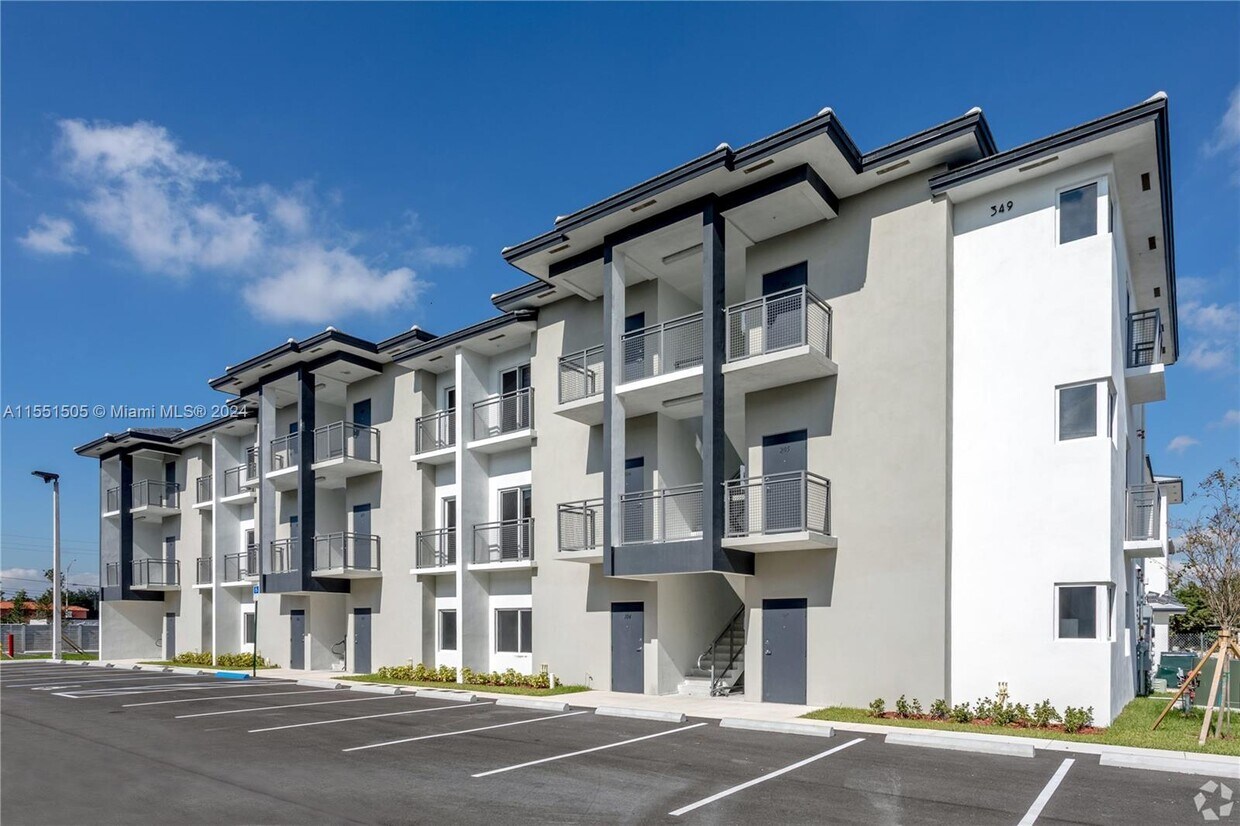 346 W 76th St Unit 105, Hialeah, FL 33014 Room for Rent in Hialeah