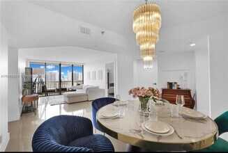 Building Photo - 1000 W Island Blvd