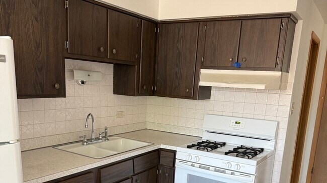 Foto del edificio - 469 Hirsch Ave