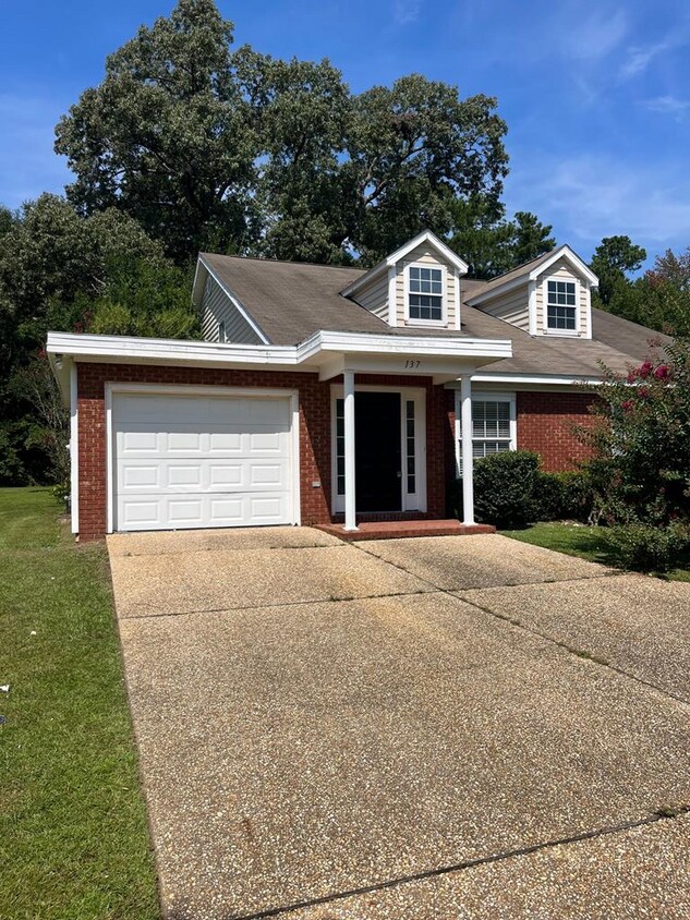 137 Cove Landing Dr, Thomasville, GA 31792 House Rental in