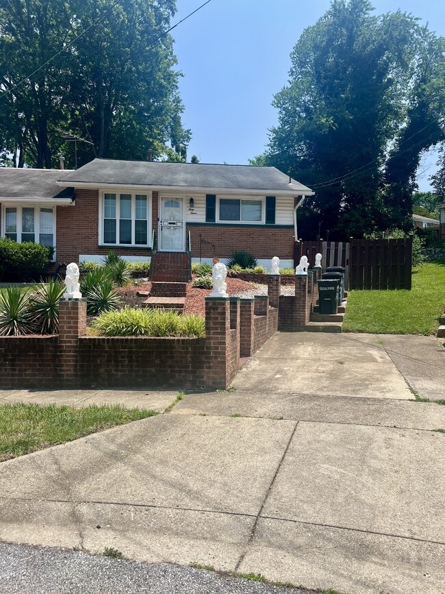 Building Photo - 3012 Oxon Run Ct