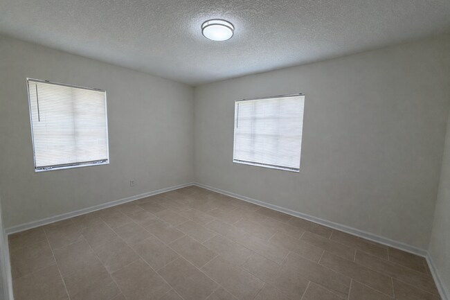 Foto del edificio - Fully Renovated 2BR with Large Backyard