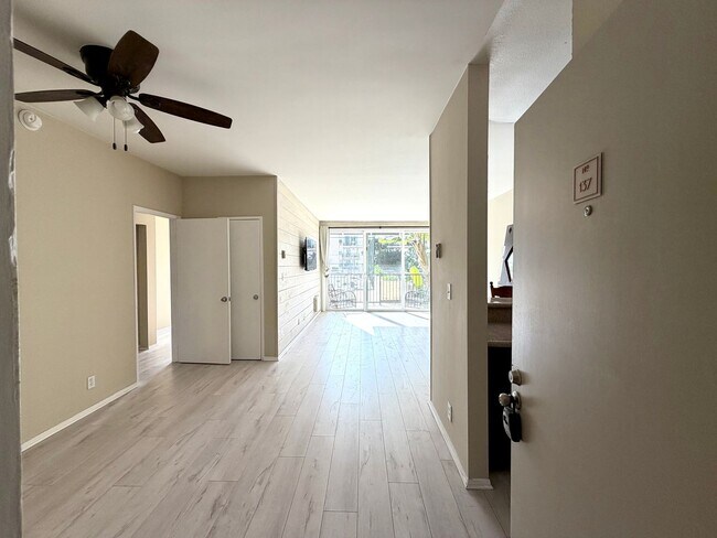 Foto del edificio - 2 Bed | 2 Bath Condo Near Pepperdine University – Gated Community with Ocean Views