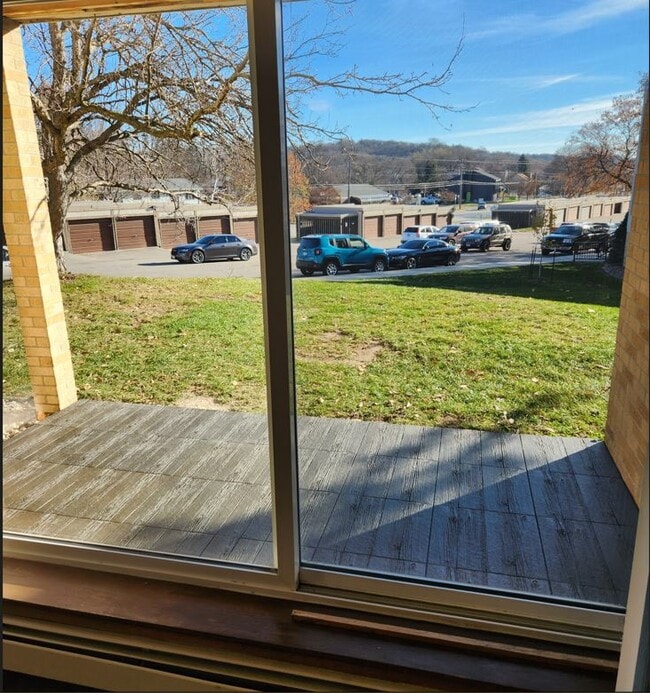 Foto del edificio - 358 Elton Hills Dr NW