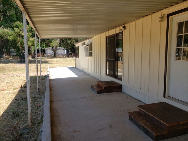 Building Photo - 16455DamRoad.Is4Lease.com