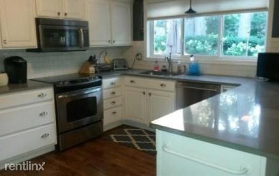 Building Photo - 31207 Pickwick Ln