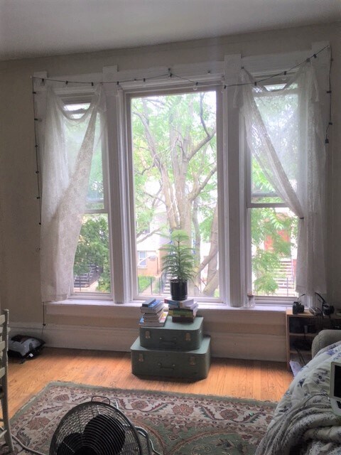 Foto del edificio - 3118 N Kenmore Ave