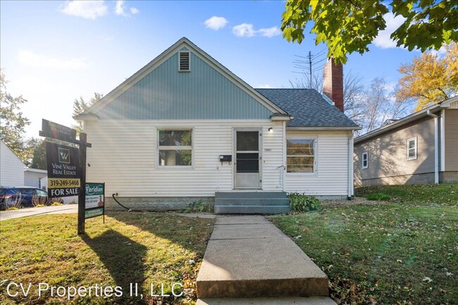 Building Photo - 4 br, 2 bath House - 1901 Iowa Street