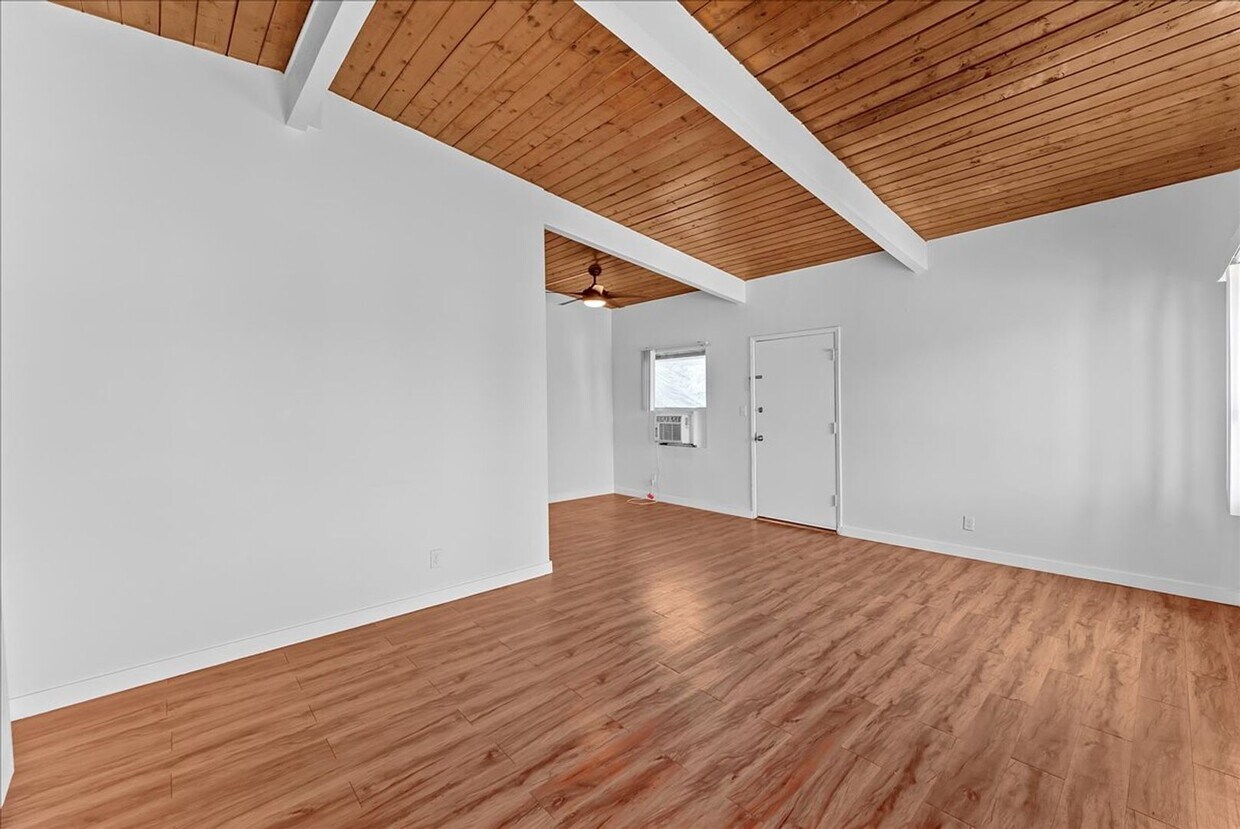 Foto principal - 6114 Cahuenga Blvd