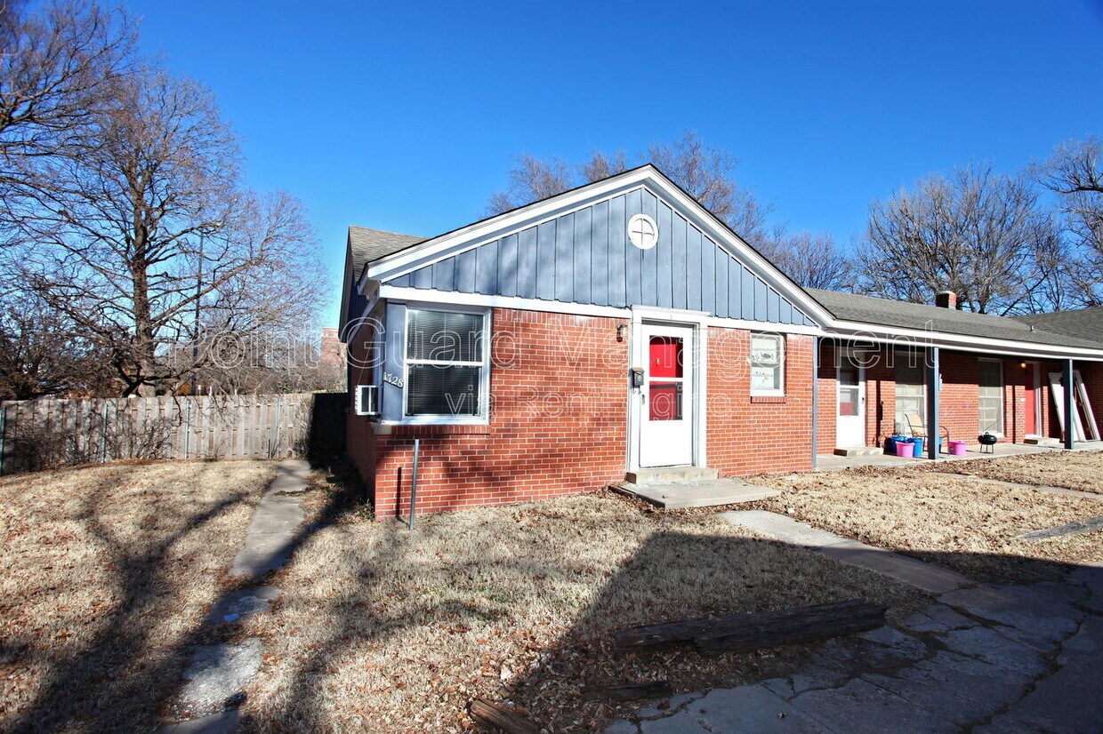 Foto principal - 1728 N Holyoke Ave