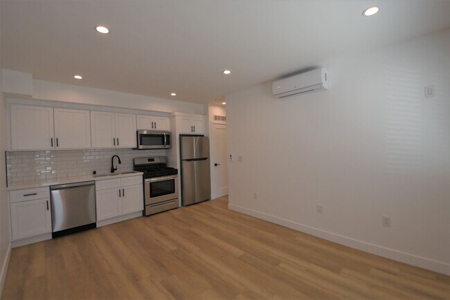 Building Photo - 10855 Morrison St
