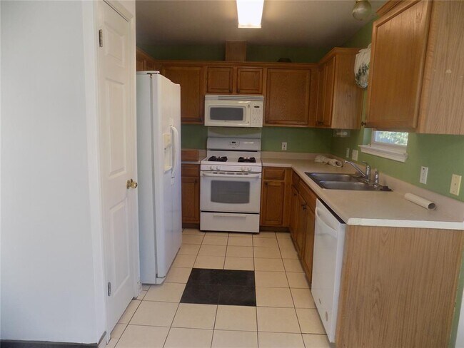 Foto del edificio - 209 Crystal Knoll Blvd