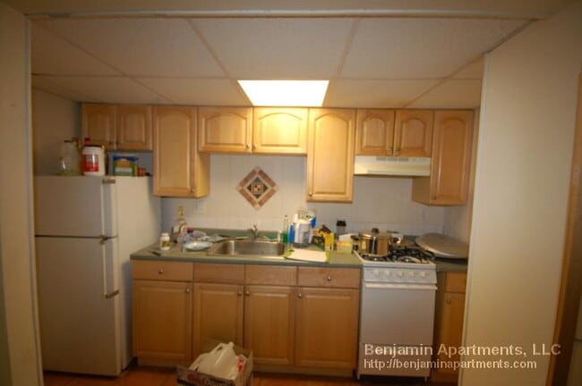 Building Photo - 15 Glenville Ave