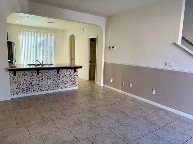 Foto del edificio - Beautiful 3/2.5 near Clovis East