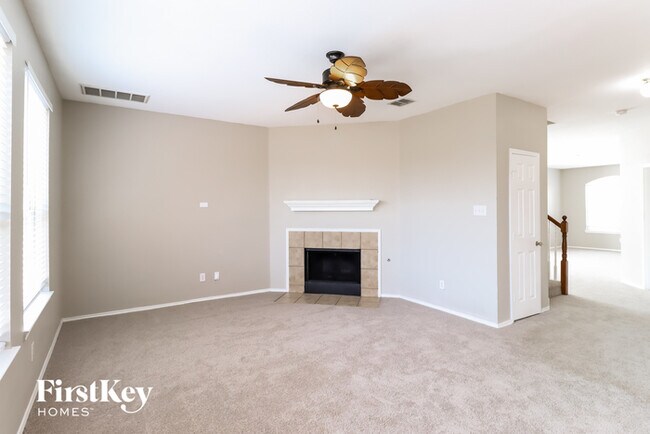 Foto del edificio - 10316 Lake Brook Dr
