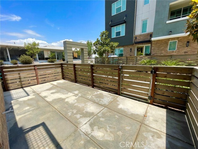 Foto del edificio - 480 Shelby Ln