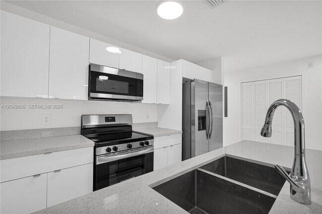 Foto del edificio - 2729 NW 44th St