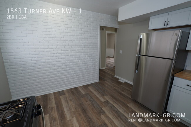 Building Photo - ?? 2-Bedroom Unit – Available Now!