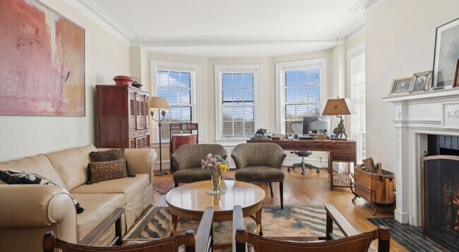 Foto del edificio - 2608 N Lakeview Ave