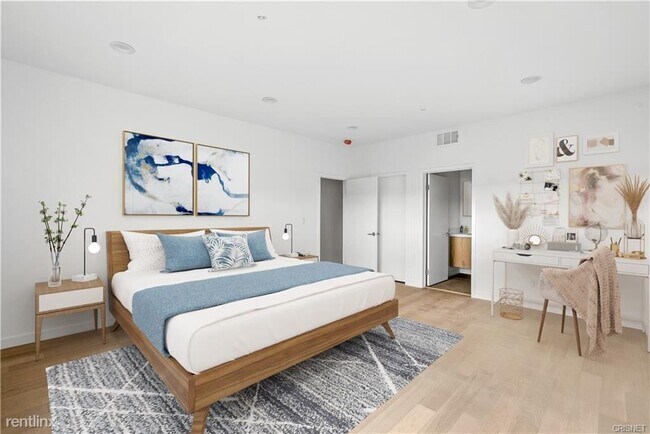 Building Photo - 3 br, 4 bath House - 3521 Fletcher Dr # 9