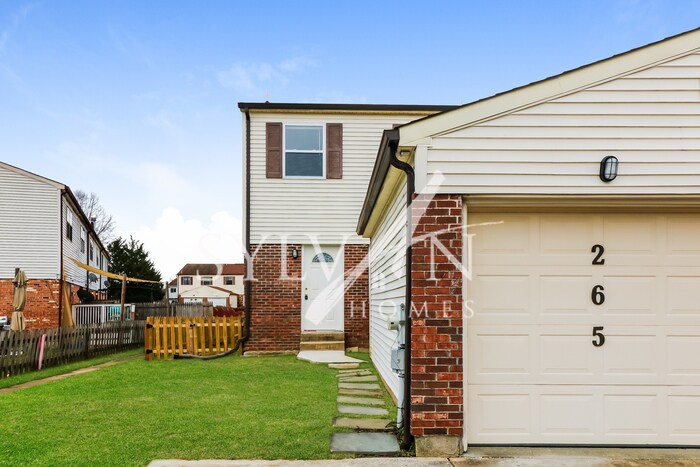 Primary Photo - You will love this cozy 3 bed 2.5 bath home!