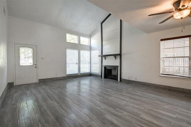 Building Photo - 3 Kino Ct