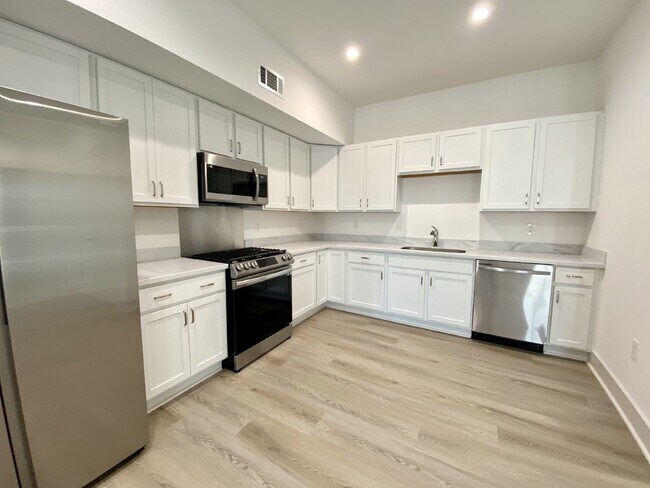 Foto del edificio - Gorgeous apartment with in walking distanc...