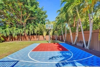 Building Photo - 3757 Prairie Ave