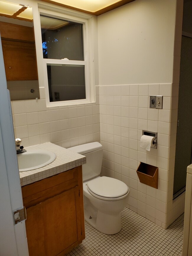 Bathroom 2 (with laundry) - 7013 Seaview Terrace SW
