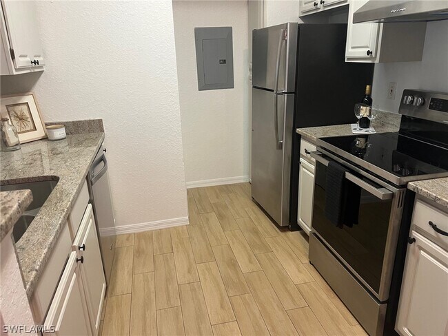 Foto del edificio - 23500 Walden Center Dr