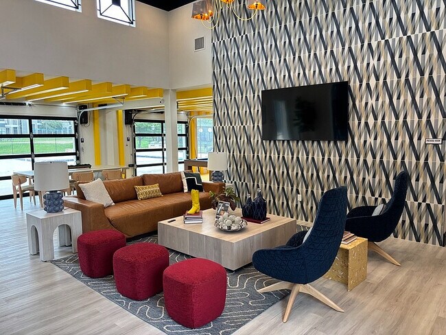 Casa club renovada - The Landing Lawrence