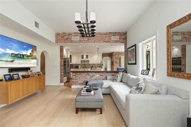 Foto del edificio - 12455 Bernal St
