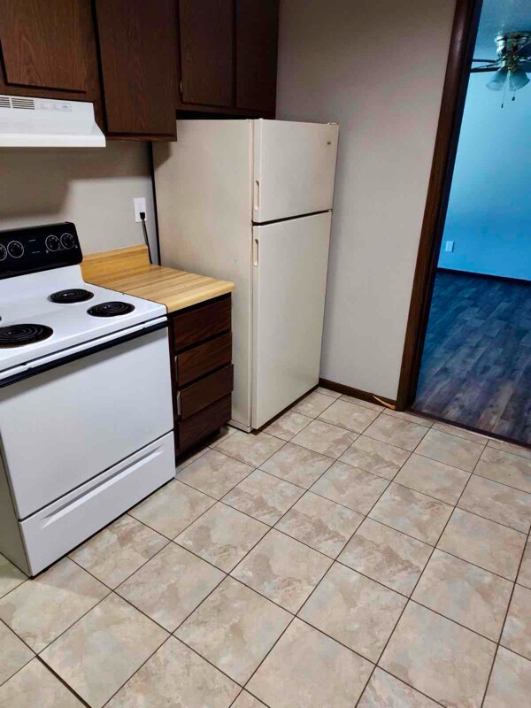 1771 Westwood St Unit D, Alliance, OH 44601 Room for Rent in Alliance