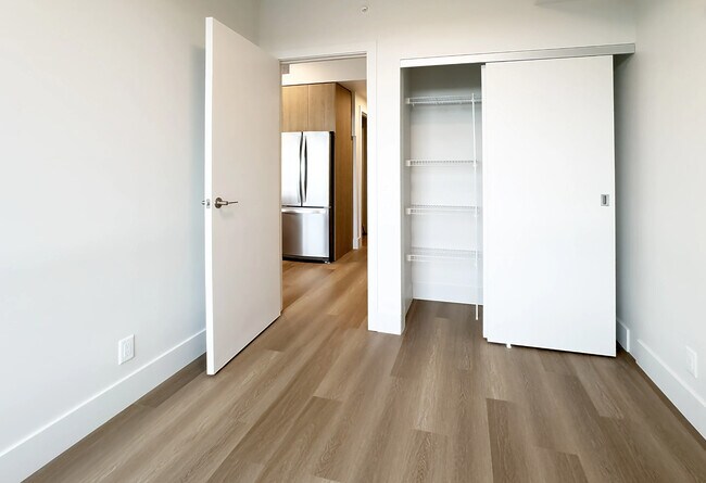 2BT6-SE - Secondary Bedroom Closet - UXBorough Living