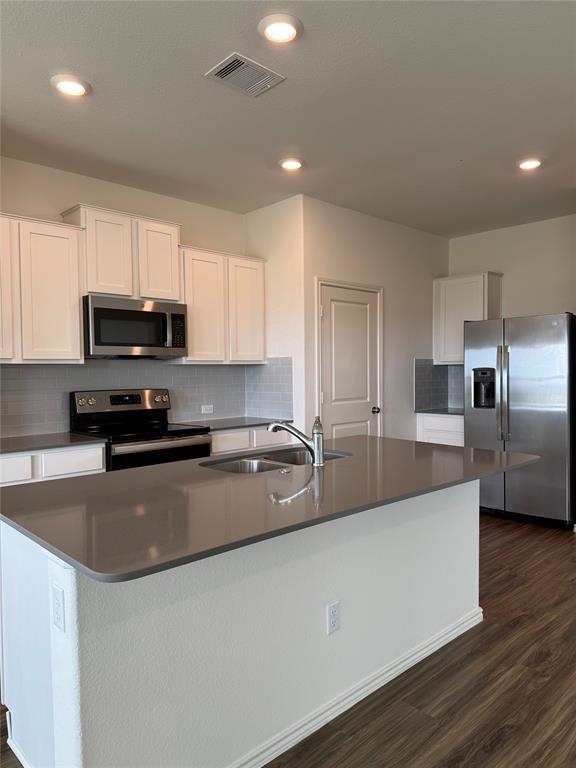 Building Photo - 741 Xanadu Dr