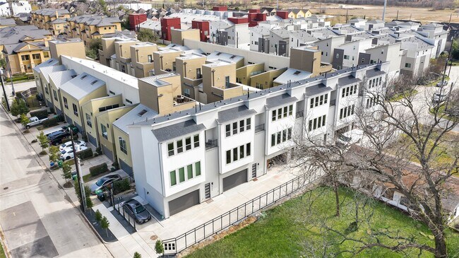 Foto del edificio - 2916 Cline St