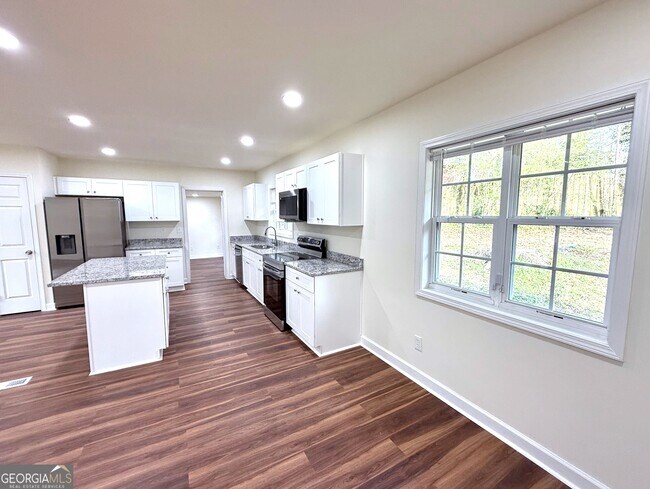 Foto del edificio - 2182 Rosewood Rd