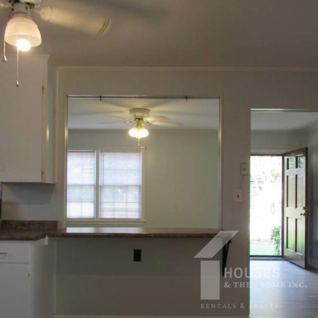 Building Photo - 123 Abbotsford Dr