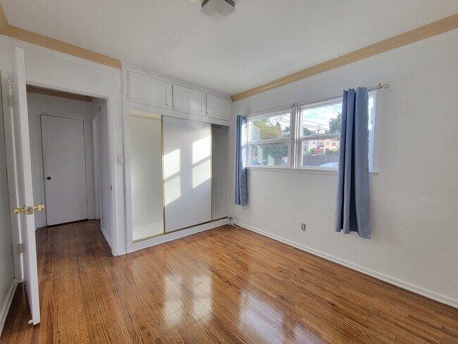 Foto del edificio - 875 N Hoover St