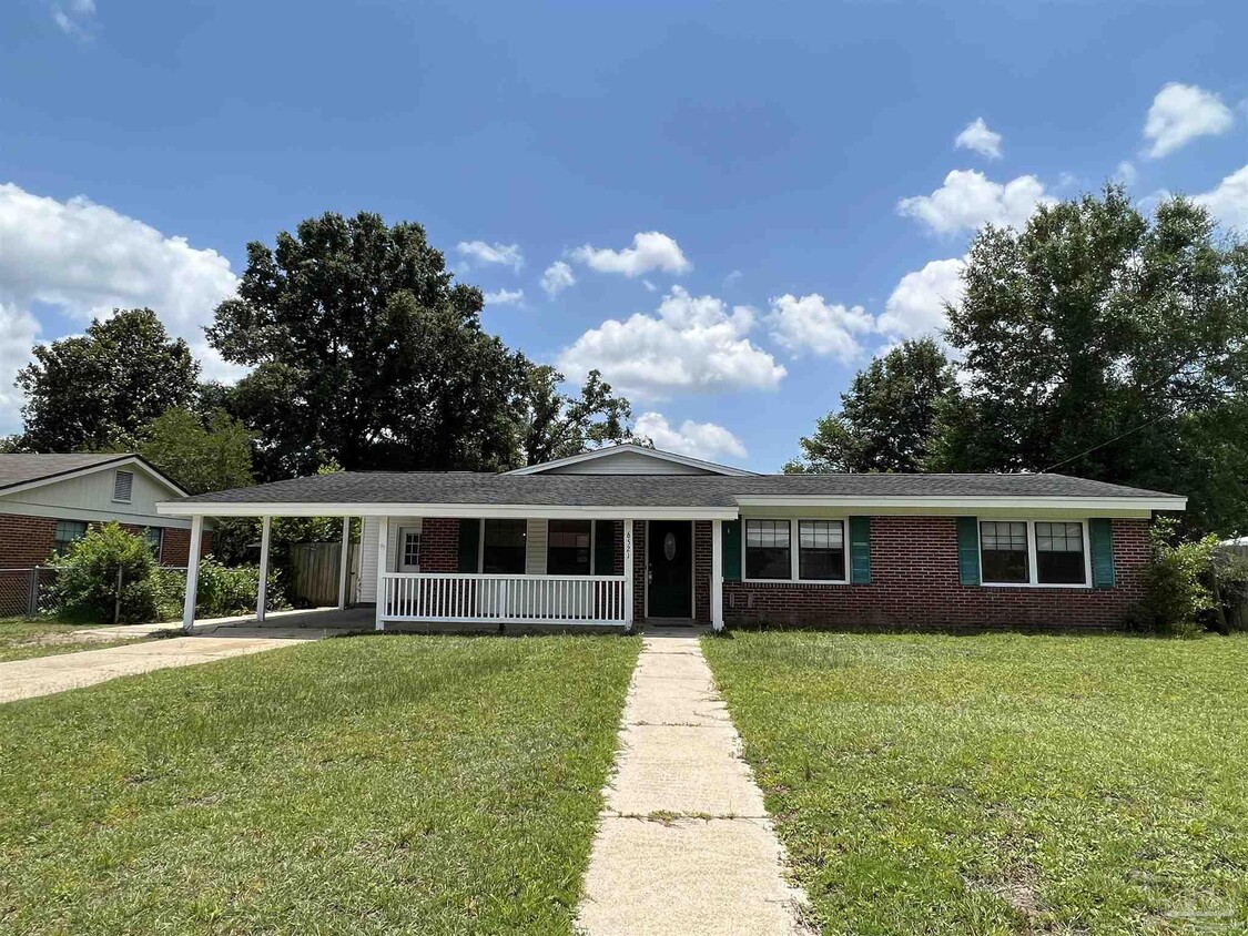 Foto principal - 6521 College Dr