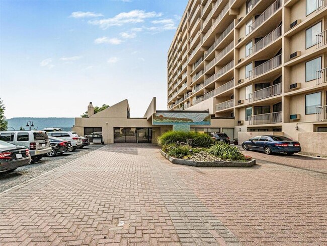 Foto del edificio - 1155 Warburton Ave