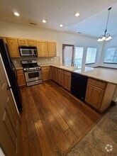 Building Photo - 949-949 W Willow Lake Loop