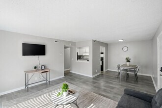 Building Photo - 1302 Stone Mill Cove