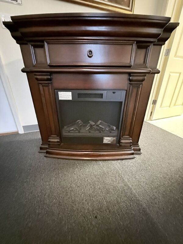 Foto del edificio - 100 E Broadway St