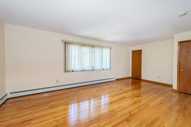 Living Room - 34 Hilton St