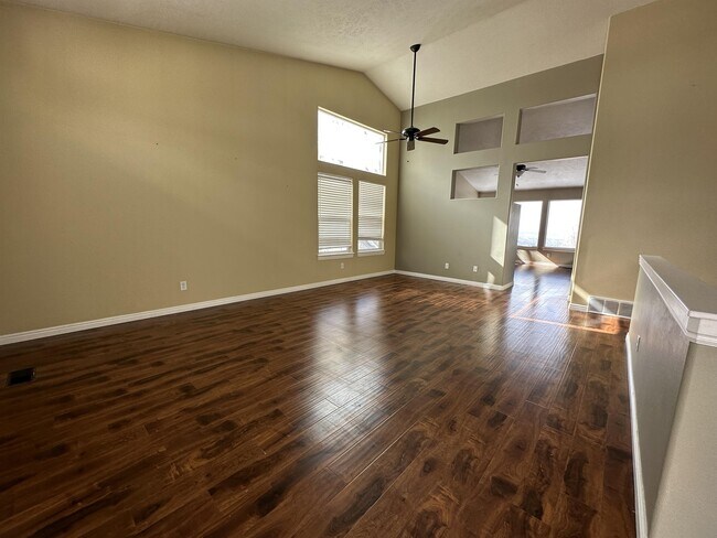 Building Photo - 113 Manilla Dr