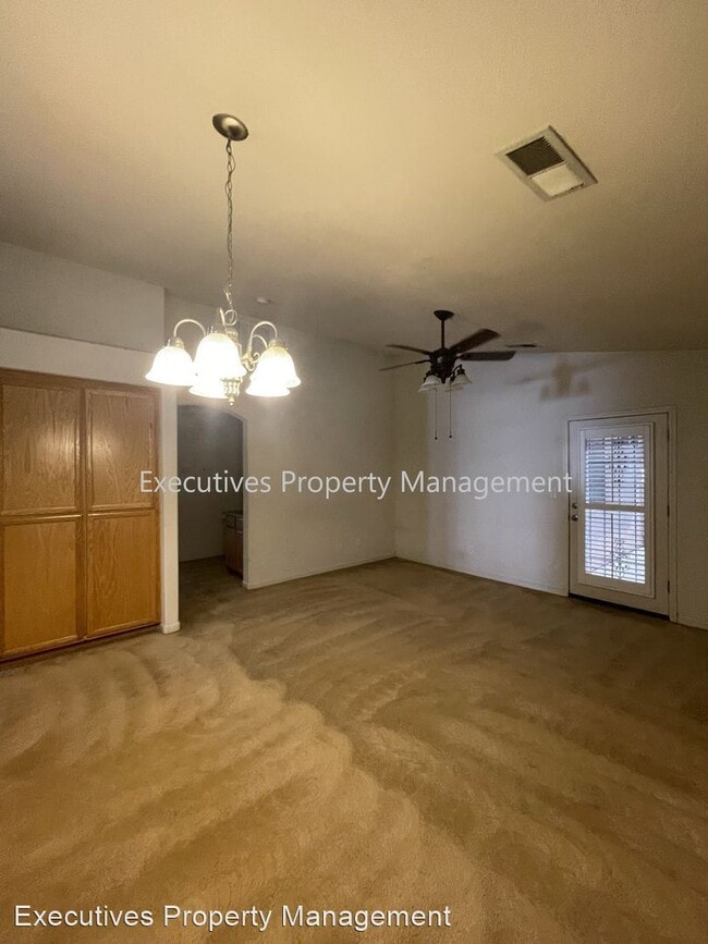 Building Photo - 4 br, 2 bath House - 2145 Fir Ave
