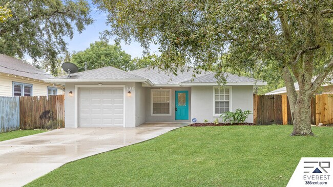 Building Photo - 730 Flora St